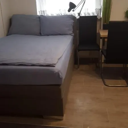 77 Apartment *